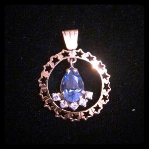 Gorgeous 18k Yellow Gold Pendant- Aquamarine